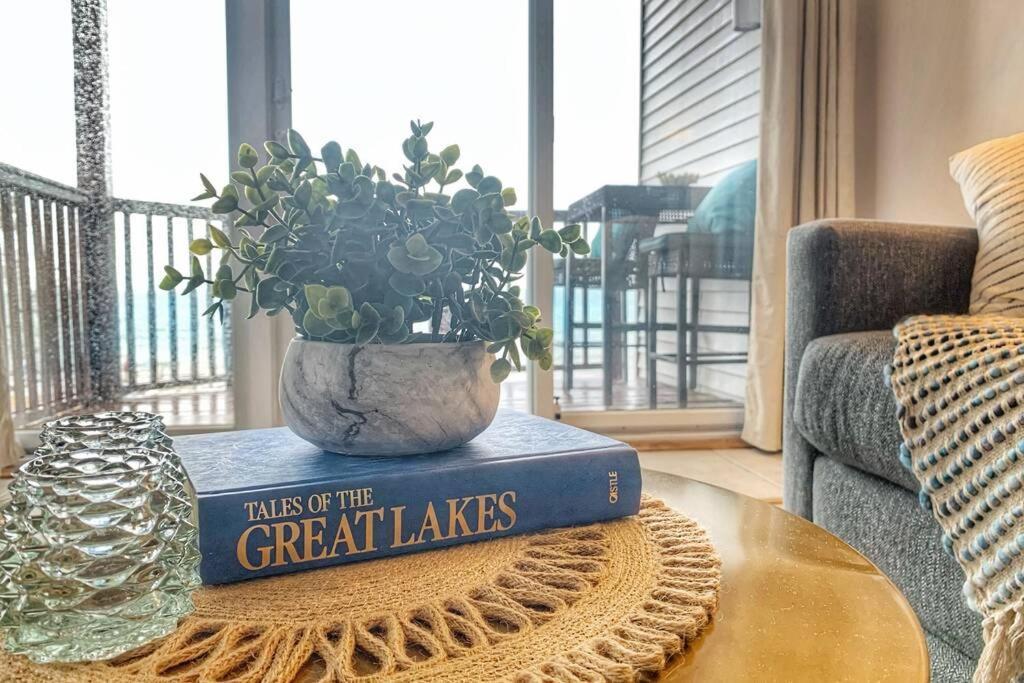 New Listing Beach Bliss 211! Stunning Bay View Traverse City Exteriör bild