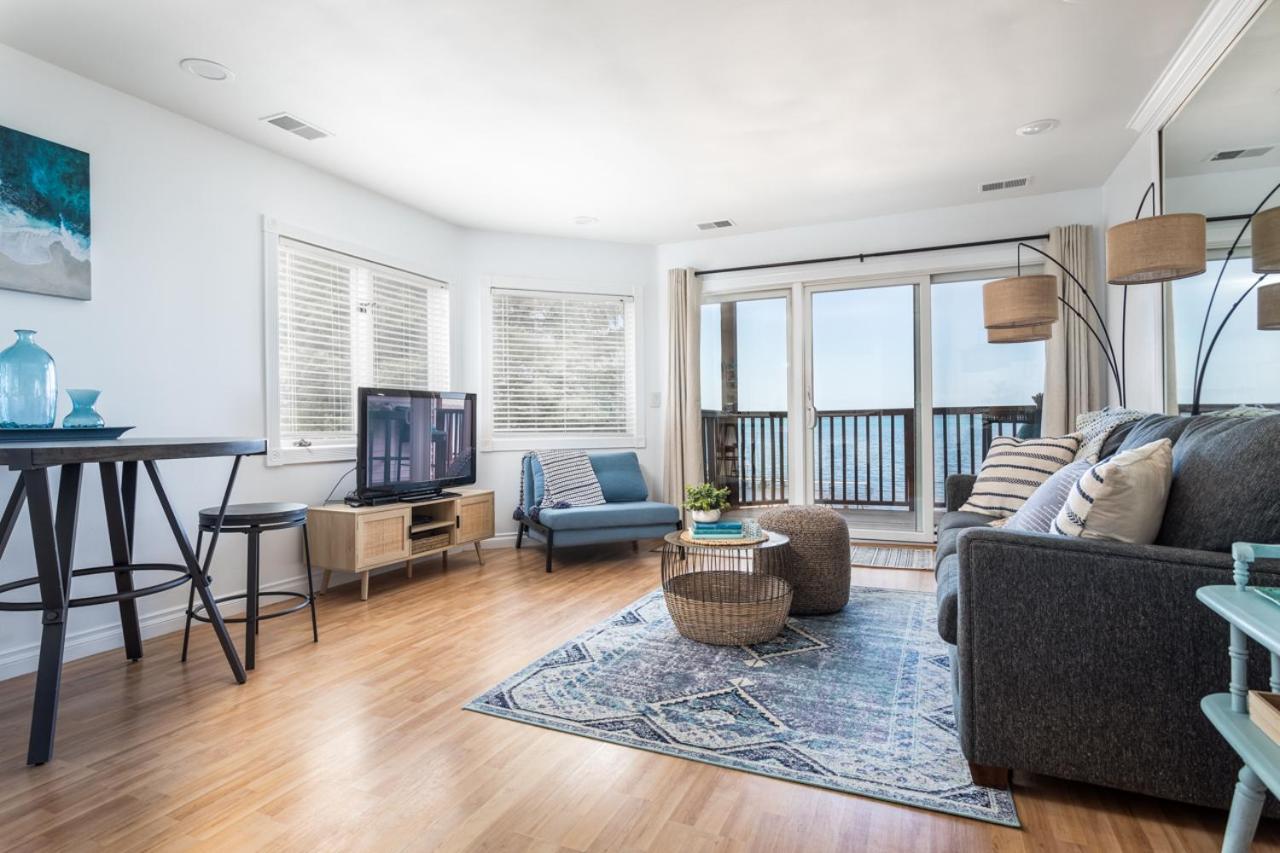 New Listing Beach Bliss 211! Stunning Bay View Traverse City Exteriör bild