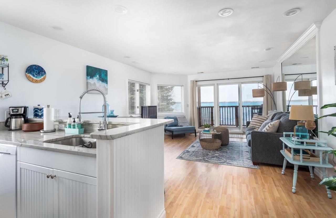 New Listing Beach Bliss 211! Stunning Bay View Traverse City Exteriör bild