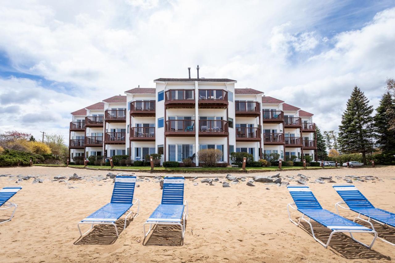 New Listing Beach Bliss 211! Stunning Bay View Traverse City Exteriör bild