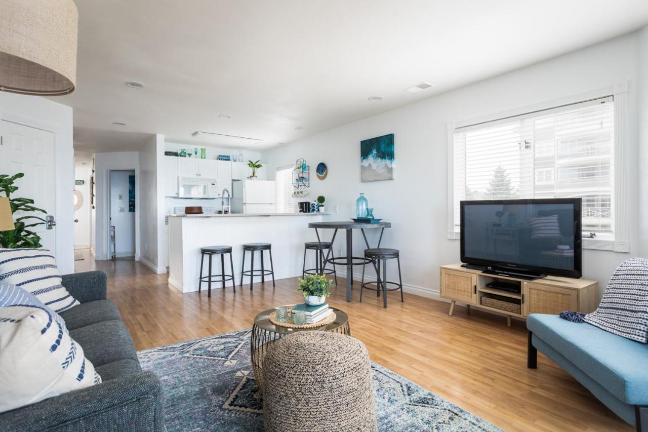 New Listing Beach Bliss 211! Stunning Bay View Traverse City Exteriör bild