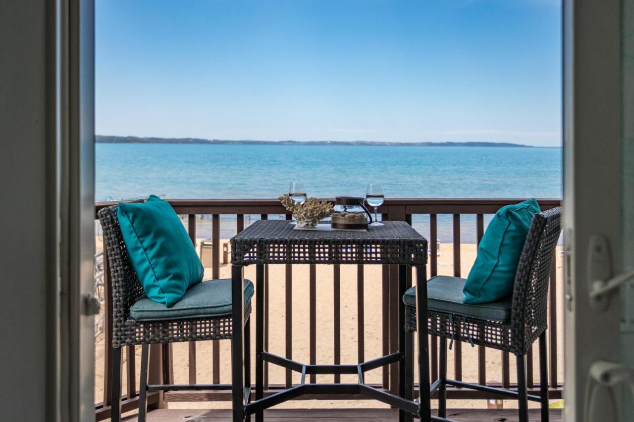 New Listing Beach Bliss 211! Stunning Bay View Traverse City Exteriör bild