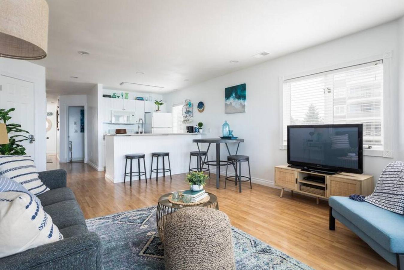 New Listing Beach Bliss 211! Stunning Bay View Traverse City Exteriör bild